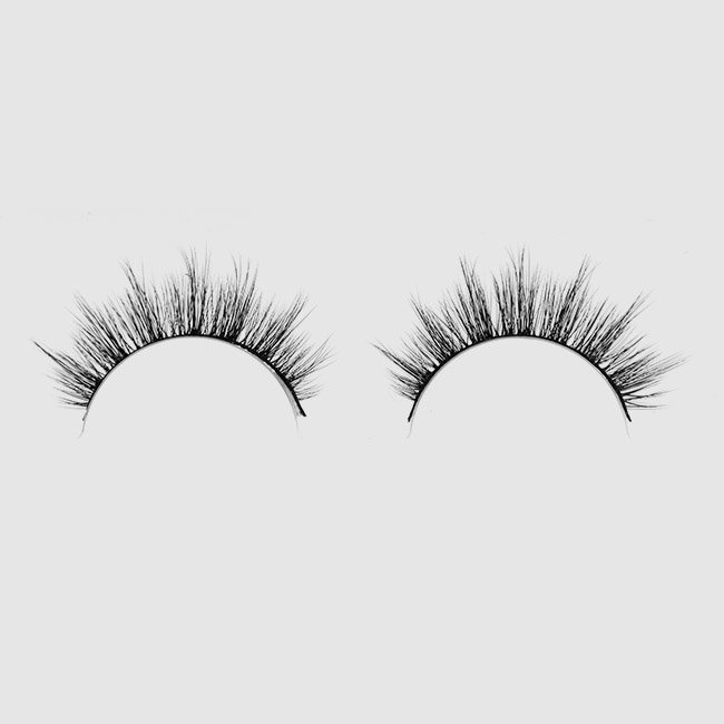 LOVENUE – Curled, silk faux lashes on a band – No 5 Angel